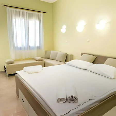 Elista Hotel *